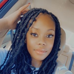 Meet your Posher, Carlea